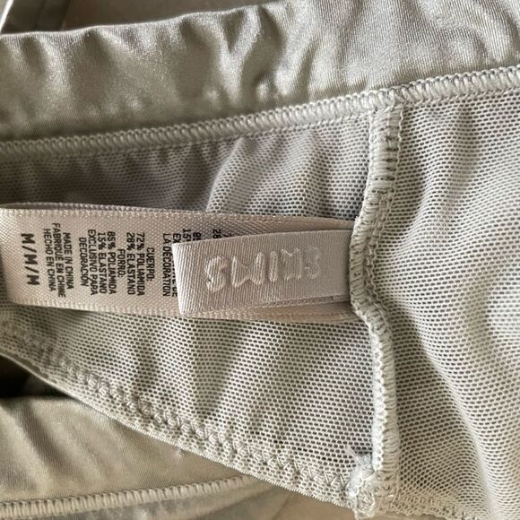 SKIMS Silver Bra Size Medium - Picture 4 of 11